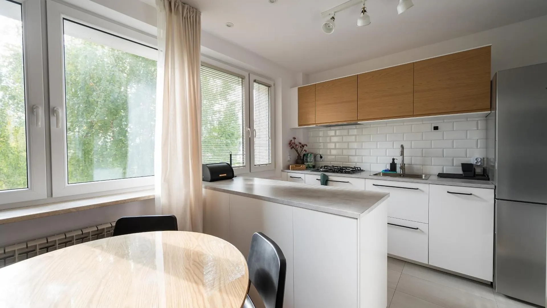 Metro Stoklosy 2-Bedroom Apartment ワルシャワ ポーランド