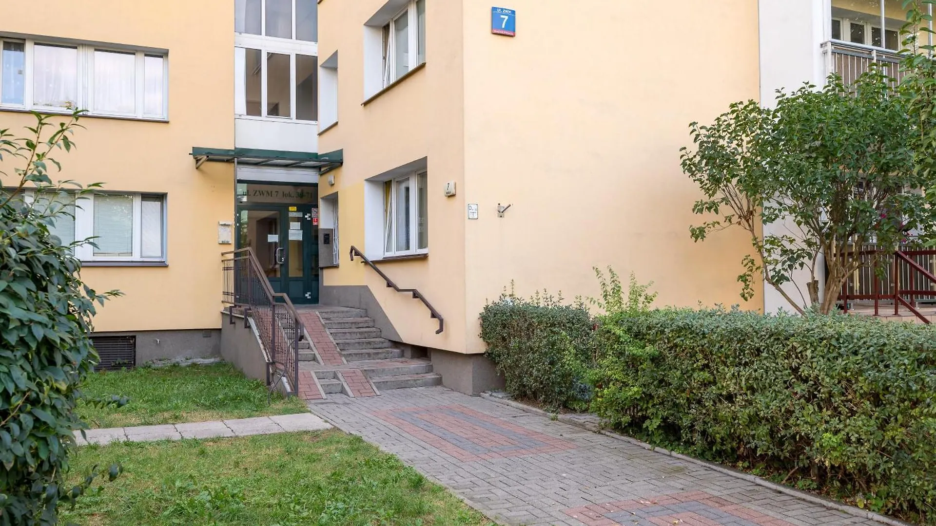 Metro Stoklosy 2-Bedroom Apartment ワルシャワ 0*,